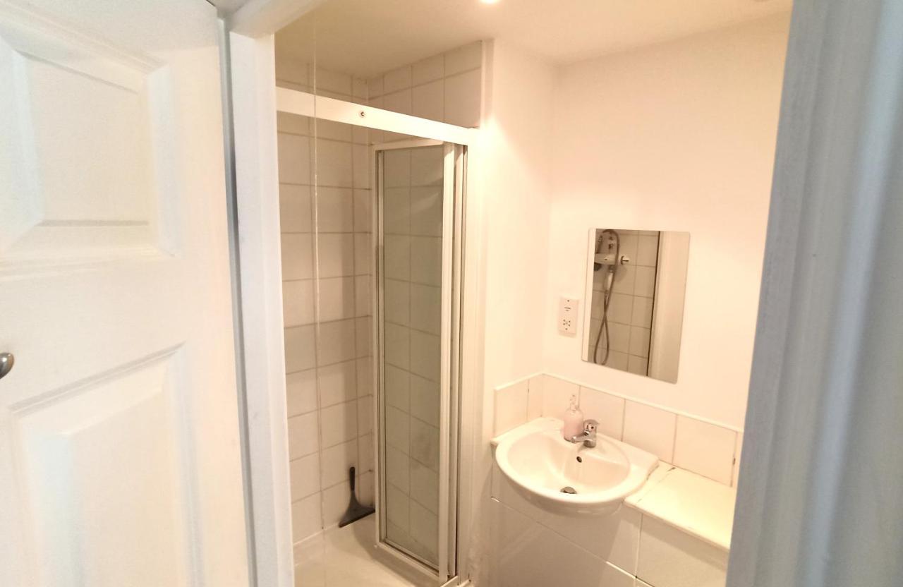 Bright, Chilled Ensuite Db Room In A Shared Flat! London Exteriör bild